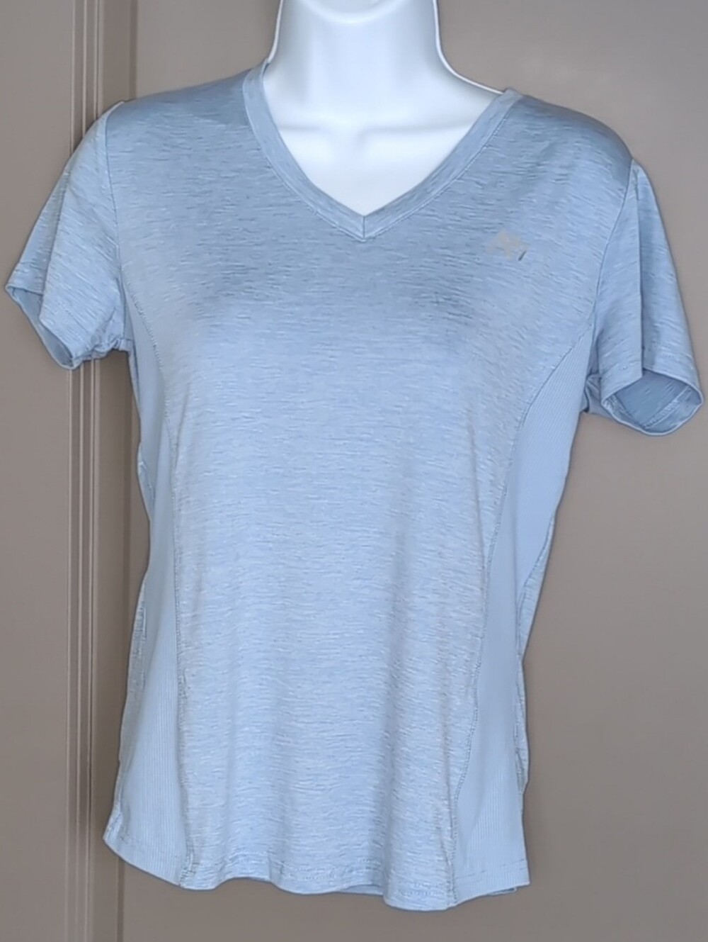 Aeropostale A87 Women's Light Blue V-Neck Active T-shirt